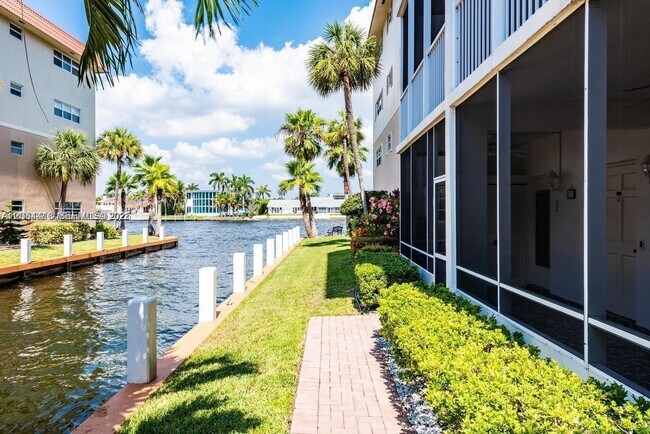 Building Photo - 2081 S Ocean Dr