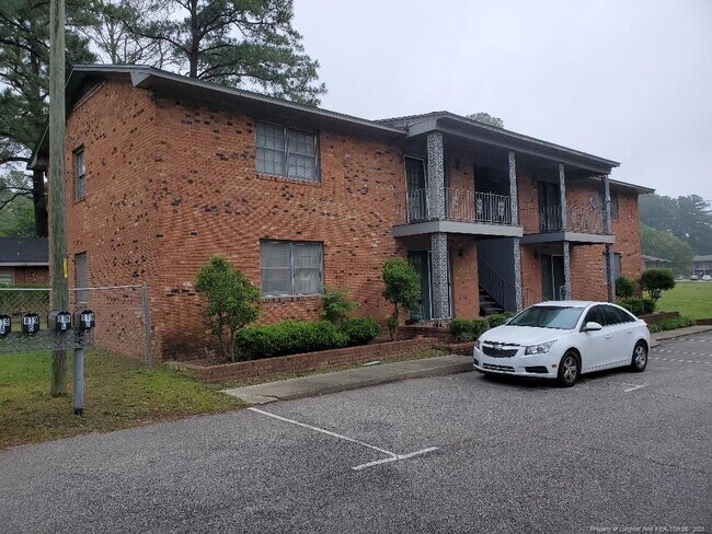 Building Photo - 817 Ridge Rd