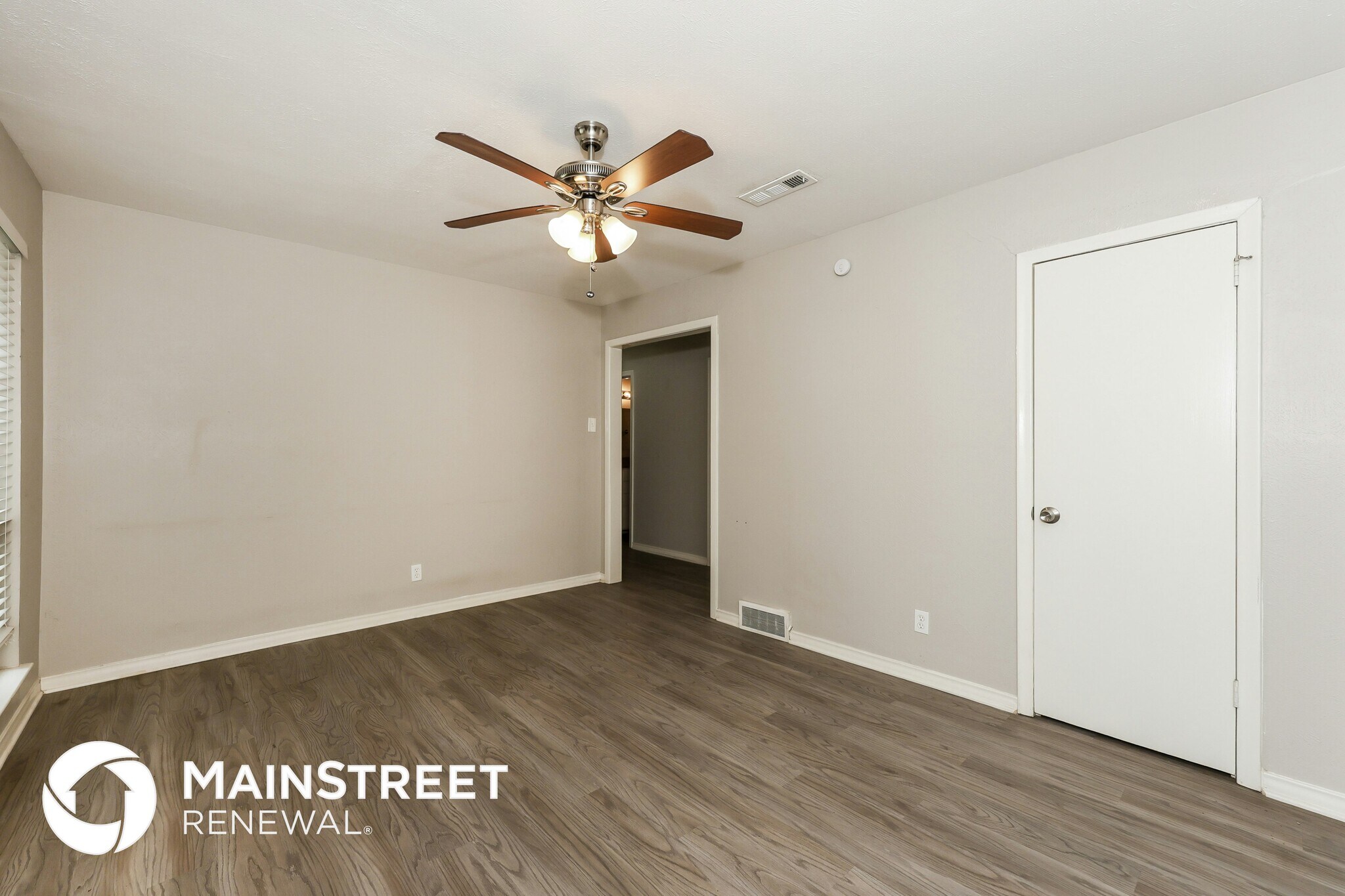Building Photo - 1706 Enchanted Ln
