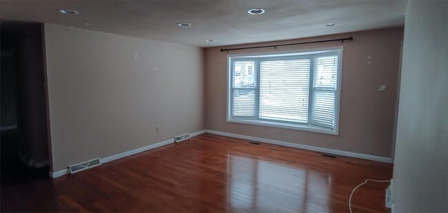 Building Photo - 1797 Cedaridge Dr