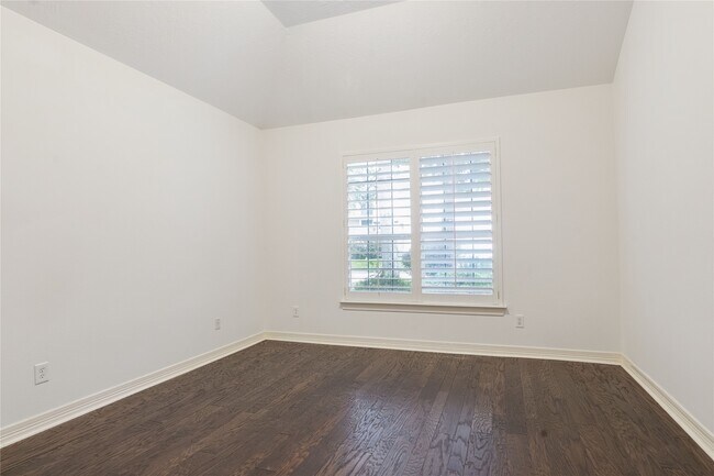 Building Photo - 5306 Norborne Ln