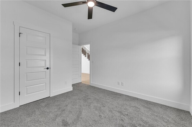 Building Photo - 7001 SW Basswood Ave