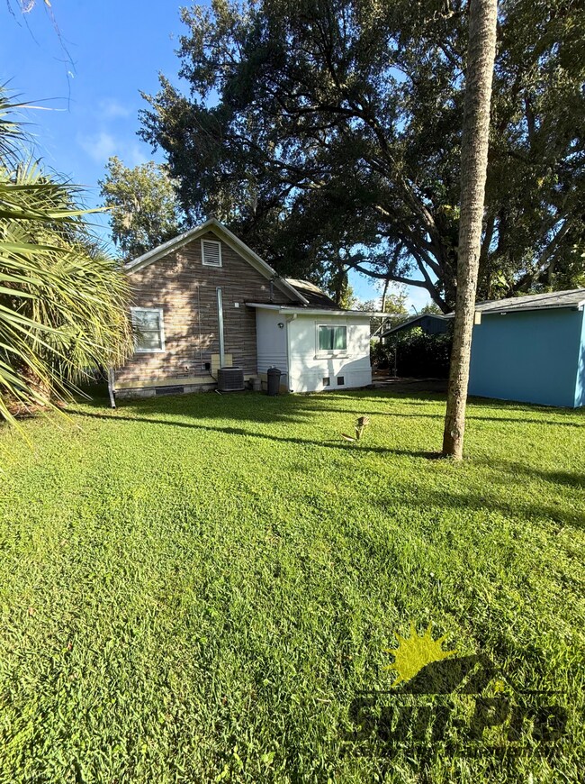 Building Photo - 136 W Pine Bluff St