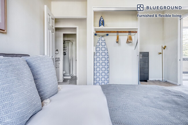 Building Photo - 1850 Sand Hill Rd