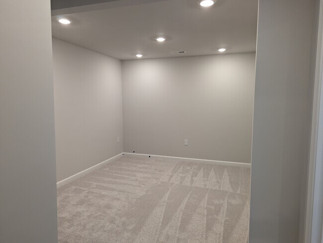 Building Photo - 1838 Porch Swing Way