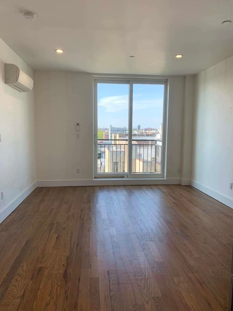 Building Photo - 171 Linden Blvd