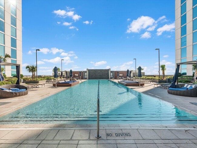 Building Photo - 5925 Almeda Rd