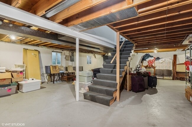 Building Photo - 48 Kingston Dr
