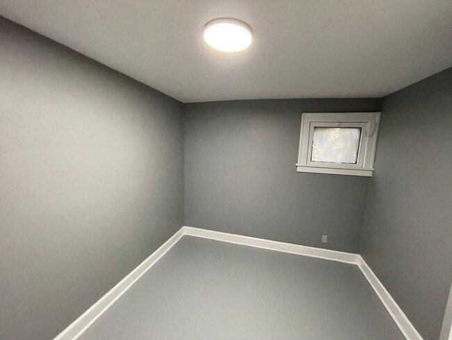 Building Photo - SECTION 8 and EDEN Accepted!!! Newly Renov...