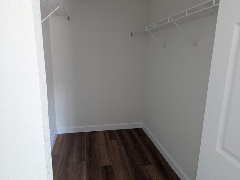 Building Photo - 2706 Pass a Grille Way