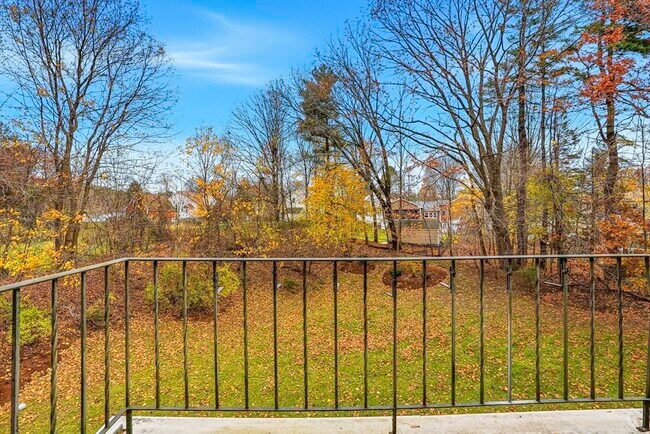 Building Photo - 59 School St