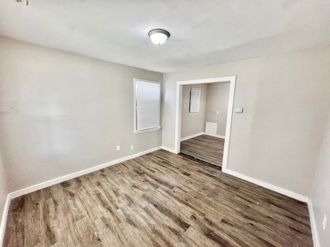 Building Photo - 1290 N McNeil St