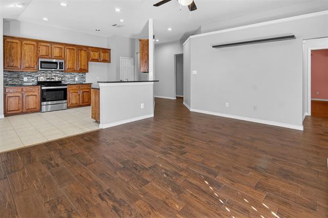 Building Photo - 8216 Deer Bluff Ln