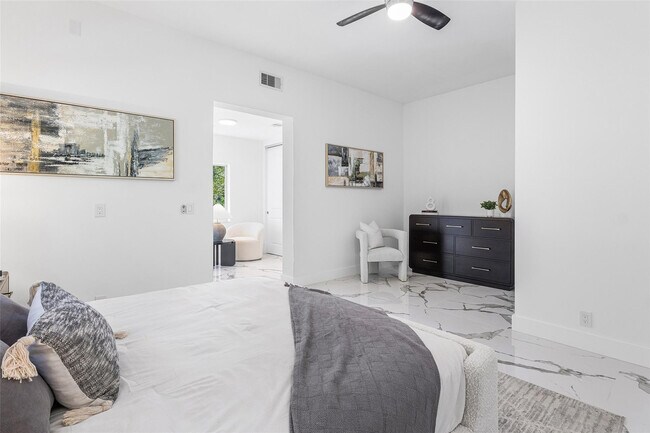 Building Photo - 7132 NW 62nd Terrace