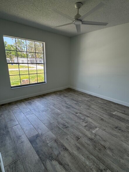 Building Photo - 4142 Iola Dr