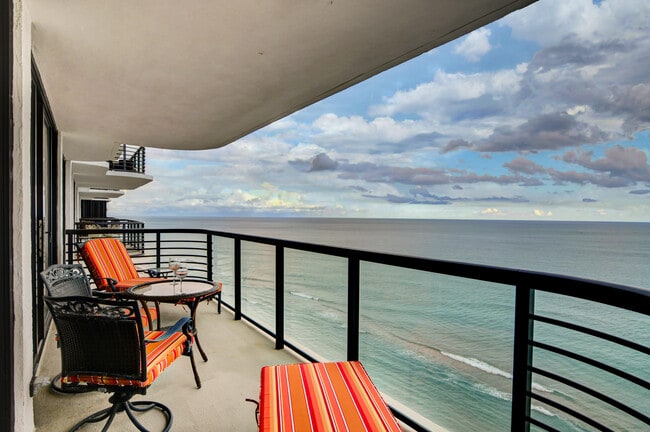 Building Photo - 250 S Ocean Blvd