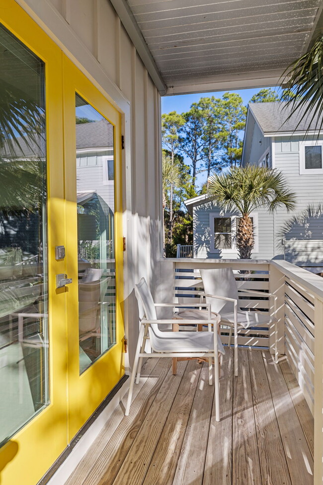 Building Photo - 508 E Huron Ave