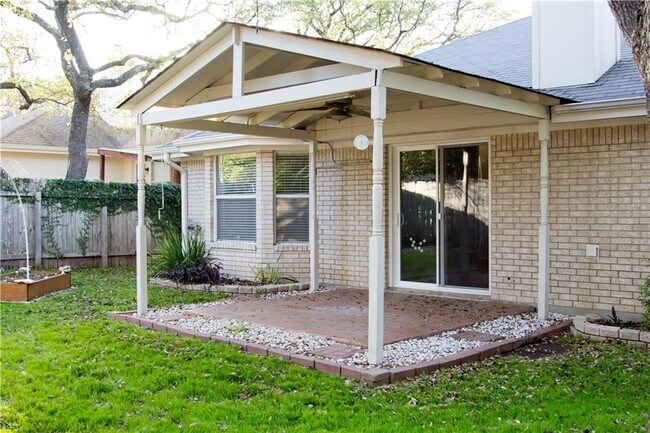Building Photo - 8005 Nairn Dr