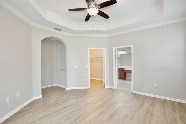 Building Photo - Beautiful 4/2.5 Spacious Home with a Loft Area and a 2 Car Garage Located in Sawgrass Bay - Clerm...
