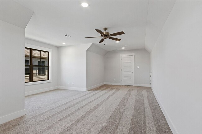 Building Photo - NEW Move in Ready Home!