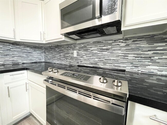 Building Photo - 2036 County Rd 3434N