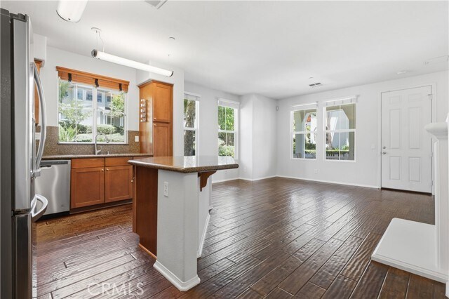 Building Photo - 15 Platinum Cir