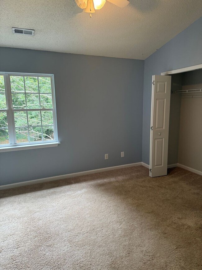 Building Photo - Rachels Keep Townhome