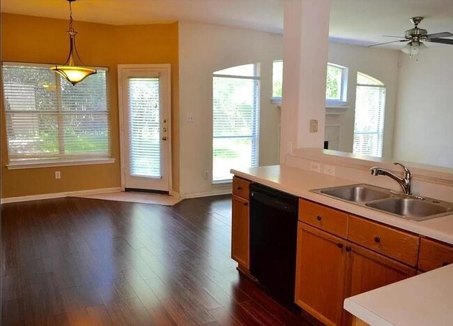 Building Photo - 2210 Equestrian Trail