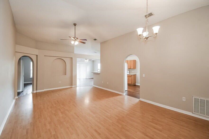 Building Photo - 3003 Valkyrie Rd