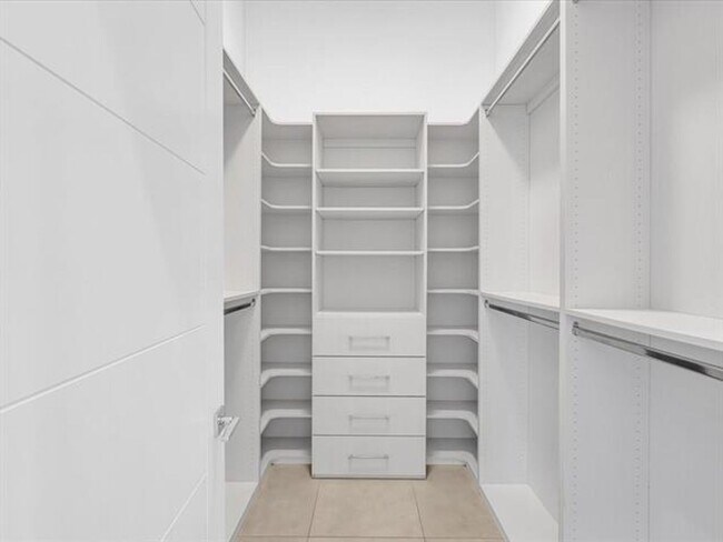 Building Photo - 6122 SW 173rd Way