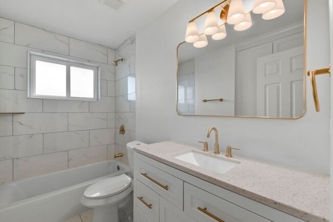 Building Photo - 5011 Redstart St