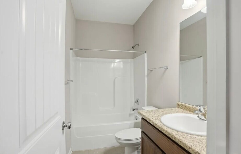 Building Photo - 415 Olde Ivey Square