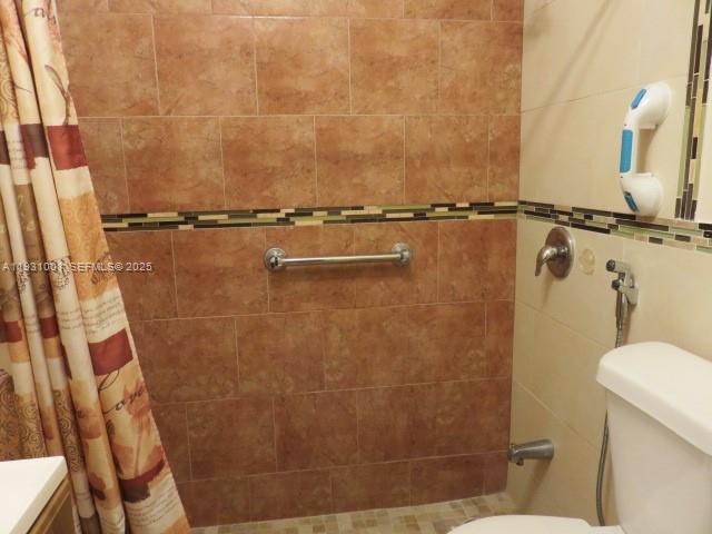 Building Photo - 2820 SW 16th Ter