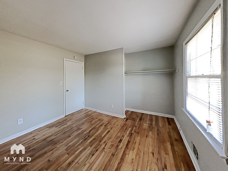 Building Photo - 5245 Louis Xiv Ln SW