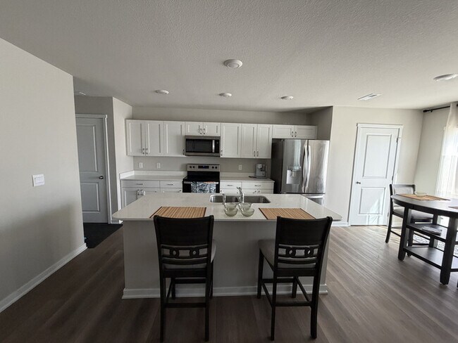 Building Photo - 2486 SE Morningdew Dr