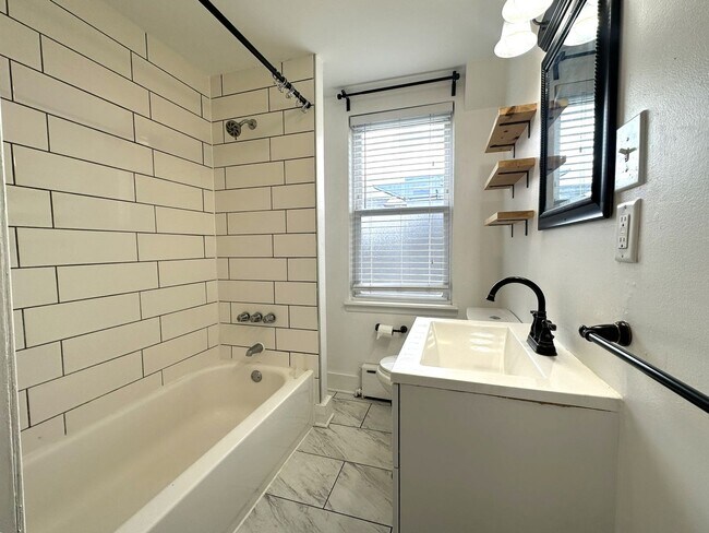 Building Photo - Stunning 4-Bedroom Townhome in the Heart of Fishtown! Available NOW!