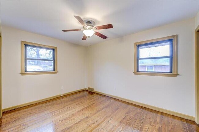 Building Photo - Fantastic 3bd/1.5ba home! Coming soon!