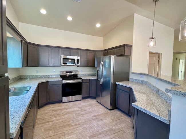 Building Photo - 1563 Ovalo Ct