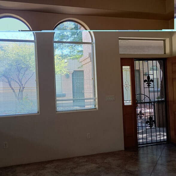 Building Photo - 3218 S Treasure Cove Pl