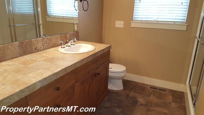 Building Photo - *** Beautiful *** 3 Bed 2 Bath house in Alder Creek