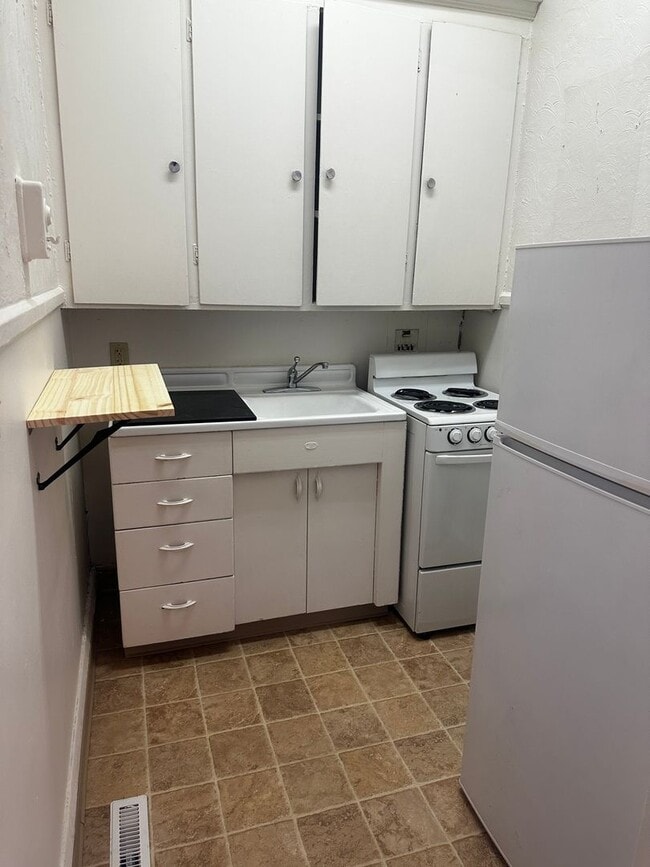 Princeton Apartments 238 W 6th St Erie PA 16507 Apartment Finder