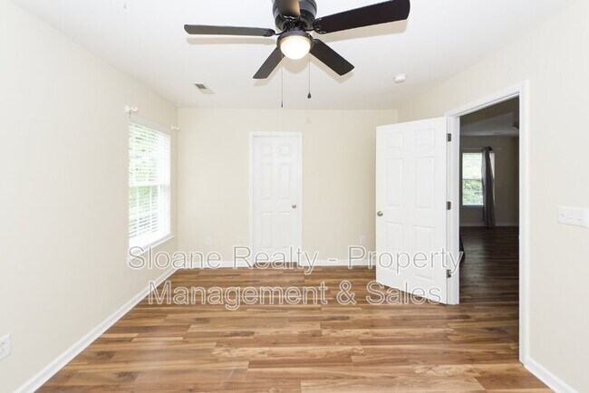 Building Photo - 2457 Scholar Ln