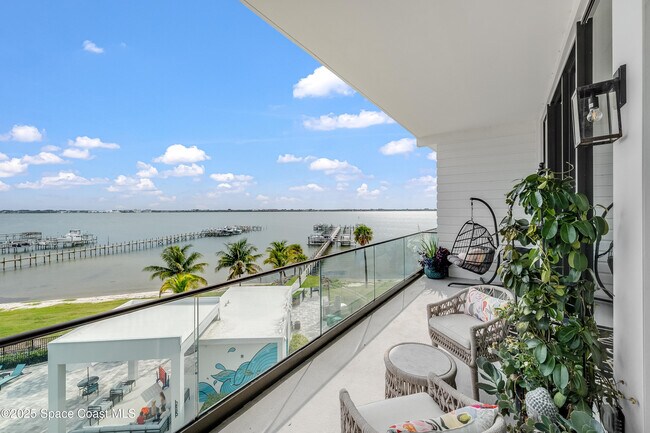 Building Photo - 225 Strand Dr