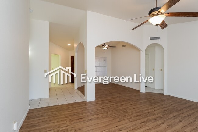 Building Photo - 10241 W Windsor Blvd