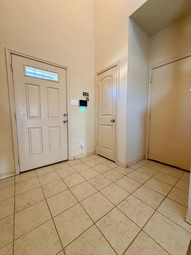 Building Photo - 3-Bedroom Home on Corner Lot in Cottonwood Creek