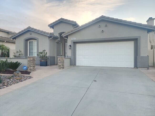 Primary Photo - 4 Bedroom Single Level Home in Redhawk wit...