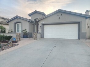 Building Photo - 4 Bedroom Single Level Home in Redhawk wit...
