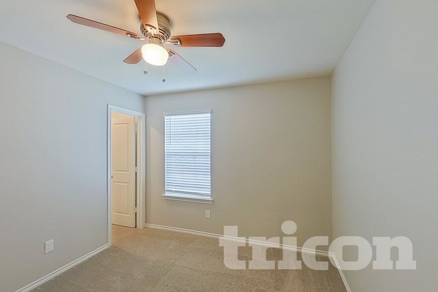 Building Photo - 848 Glover Dr