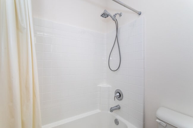 Building Photo - 28629 Farrier Dr