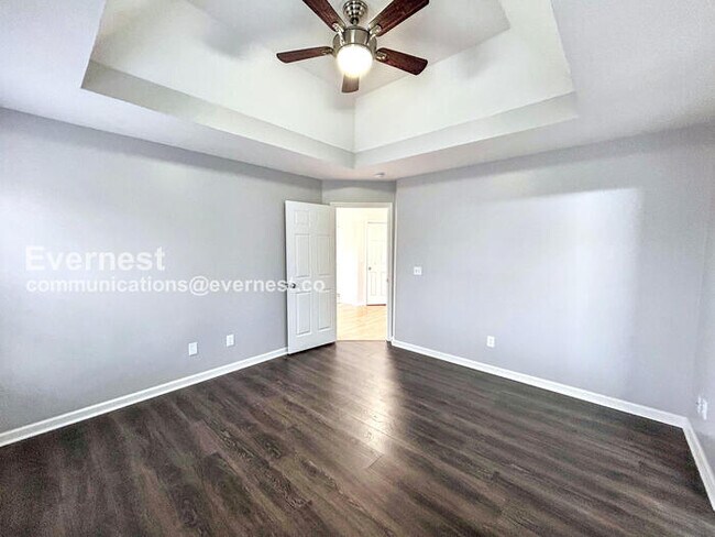 Building Photo - 1808 Lakewood Village Dr